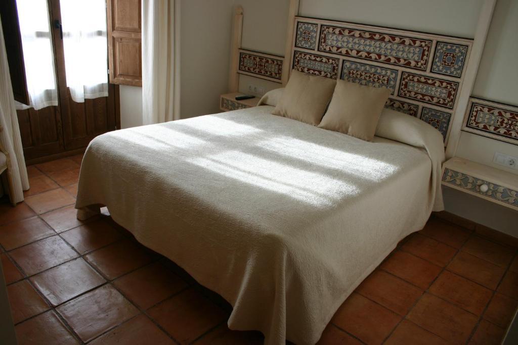 Hostal Santa Maria De Ubeda Екстериор снимка